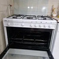 اجاق گاز فر اسنوا کاملا سالم با سیخ جوجه گردان