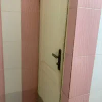 چهار درب اتاق ها و حمام و دستشویی