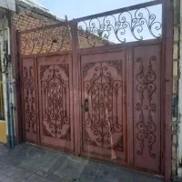 درب  بزرگ باغی ،حیاطی  نو