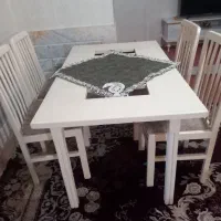 میزنهارخوری باچهارعدد صندلی تمیزوسالم