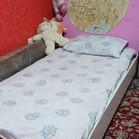 تخت نوجوان دخترانه