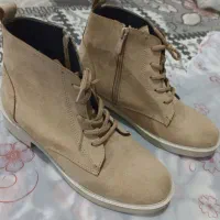 نیم بوت|کیف، کفش، کمربند|رباط‌کریم, مسکن مهر آبشناسان|دیوار