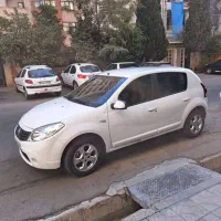 ساندرو اتومات ۹۵ فابریک تک برگ سند|خودرو سواری و وانت|شیراز, معالیآباد|دیوار