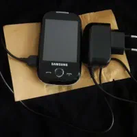 موبایل سامسونگ لمسی ،قدیمی همراه باشارژر