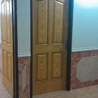 اجازه آپارتمان طبقه اول بندر دیر خیابان اصلی