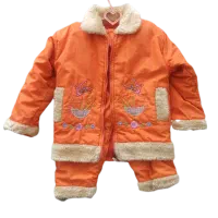 تعدادی لباس کودک|کفش و لباس بچه|برخوار, |دیوار