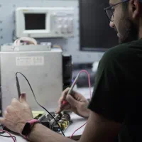 تکنسین متخصص الکترونیک جهت تعمیرات ماینر