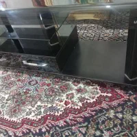 فروش یک عددزیرتلوزیونی شیشه ای ترک|میز تلویزیون|شیراز, محراب|دیوار