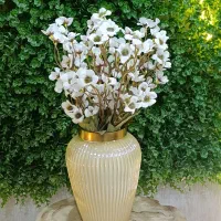 گلدان رو میزی با گل بابونه درجه یک