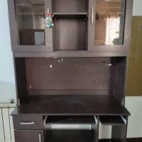 میز کامپیوتر و کتابخانه