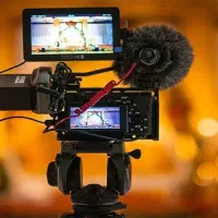 همکاری با ادیتور و فیلم بردار