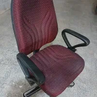 صندلی چرخ دار و موکت