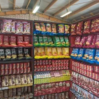 فروشنده دکه تنقلات