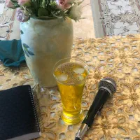 مداح خانم با سابقه (مولودی خوان)