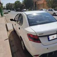 ساینایگانه سفیدمدل۴۰۰|خودرو سواری و وانت|قم, دروازه چوبی|دیوار