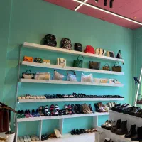 فروش فوری ویترین کامل فروشگاه