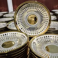 نعلبکی چینی  درجه یک طلایی طرح دار رنگ ثابت pvd