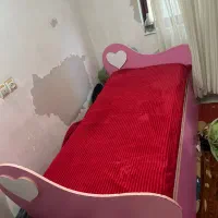 تخت دو نفره ی کشویی همراه با دو خوشخواب
