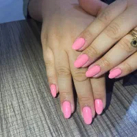 خدمات و آموزش کاشت ناخن