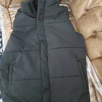 جلیقه پافر کلاه دار دوزیپه ضدآب مشکی کاملا نو