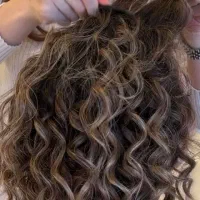 محلول ماساژ کف سر برای رشد و اکسیژن رسانی