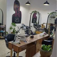 میز ناخن دونفره با فن ناخنکاری|آرایشگاه و سالنهای زیبایی|رشت, منظریه|دیوار