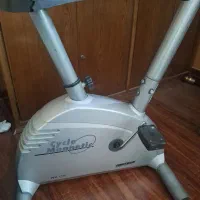 دوچرخه ثابت ورزشی