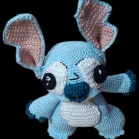 عروسک استیچ با کاموا ترک