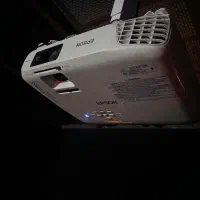 پرژکتور|تلویزیون و پروژکتور|تهران, آبشار تهران (دریاچه)|دیوار