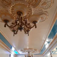 لوستر طلایی پنج شاخه|لوستر و چراغ آویز|اهواز, کمپلو جنوبی|دیوار