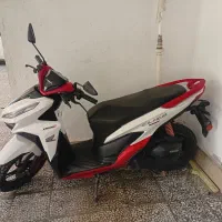 موتور کلیک مدل ۱۴۰۱ قرمز و سفید رادیاتور دار|موتورسیکلت|فریدونکنار, |دیوار