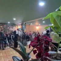 صندوق دار خانم برای کافه لاله