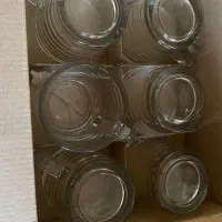 تعدادی ظرف به علت مهاجرت به فروش میرسد