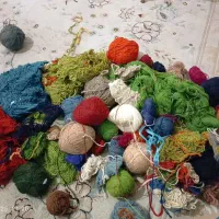 دار قالی بافی با نخ پشمی