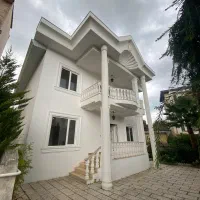 ویلا-با-سند-نما-رومی-لتینگان-جنگلی