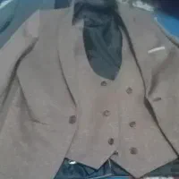 فروش دو دست کت شلوار پسرانه نو