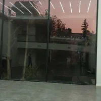 تجاری بر اندرزگو ۳۰۰ متر فلت تابلور خور بیلبوردی