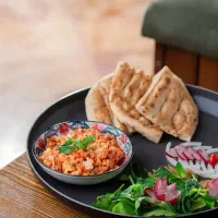 استخدام صبحانه زن  (املت زن ،نمیرو زن)