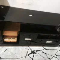 یک عدد میز تلویزیون ام دی اف ترک تمیز