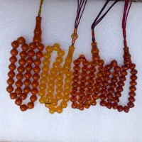 تسبیح کهربا تراش حسن معتقدی،یعقوب ادب ،احمدملایی