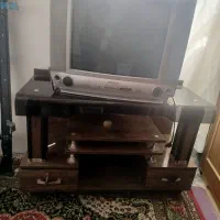 تلویزیون و میز