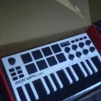 دستگاه mpk akai mini|گیتار، بیس، امپلیفایر|تهران, شهرک طالقانی|دیوار