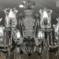 یک عدد لوستر نقره ای خیلی شیک مناسب جهیزیه