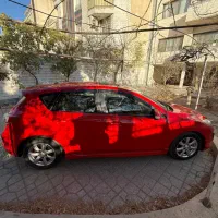 فروش مزدا سه هاچ بک قرمز|خودرو سواری و وانت|تهران, گلستان (شهرک راه آهن)|دیوار