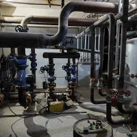 شاگرد جوشکار جوان و تیز دست