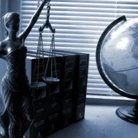 وکیل پایه یک دادگستری و مشاور حقوقی