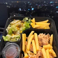 جذب نیروی فست فود (نیاوران)