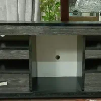 میز تلویزیون بدون خط و خش سالم