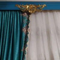 پرده پذیرایی و پشت دری