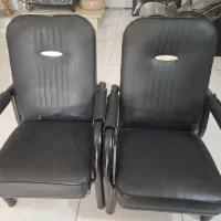 صندلی انتظار و میز